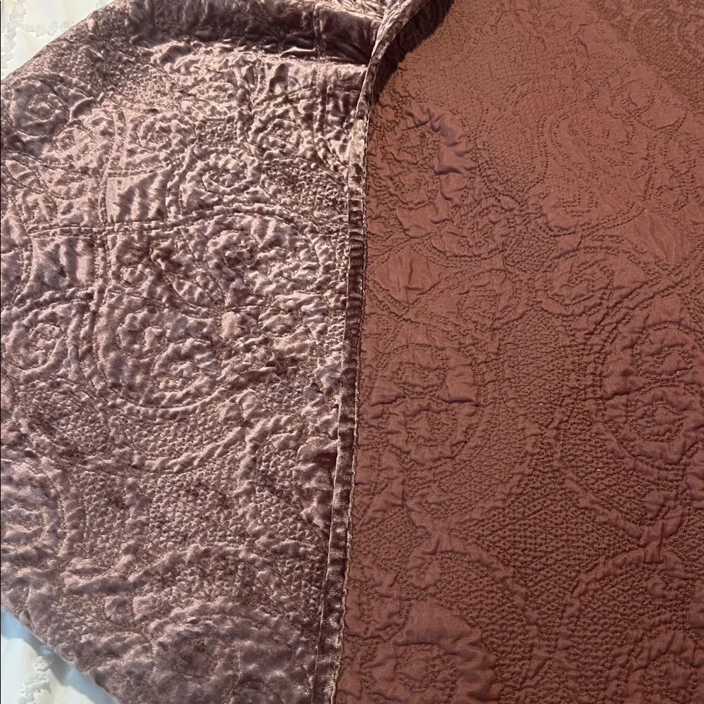 Martha Stewart Luxurious Velvet Burgundy Quilt